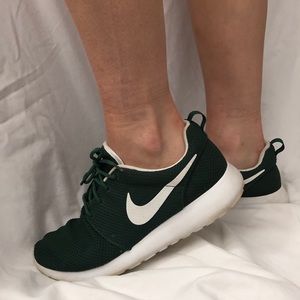 Nike Green Roshes